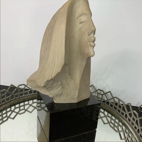 SOLD.         Austin Productions Stargazer Bust Sculpture #N3 - Picture 5 of 10